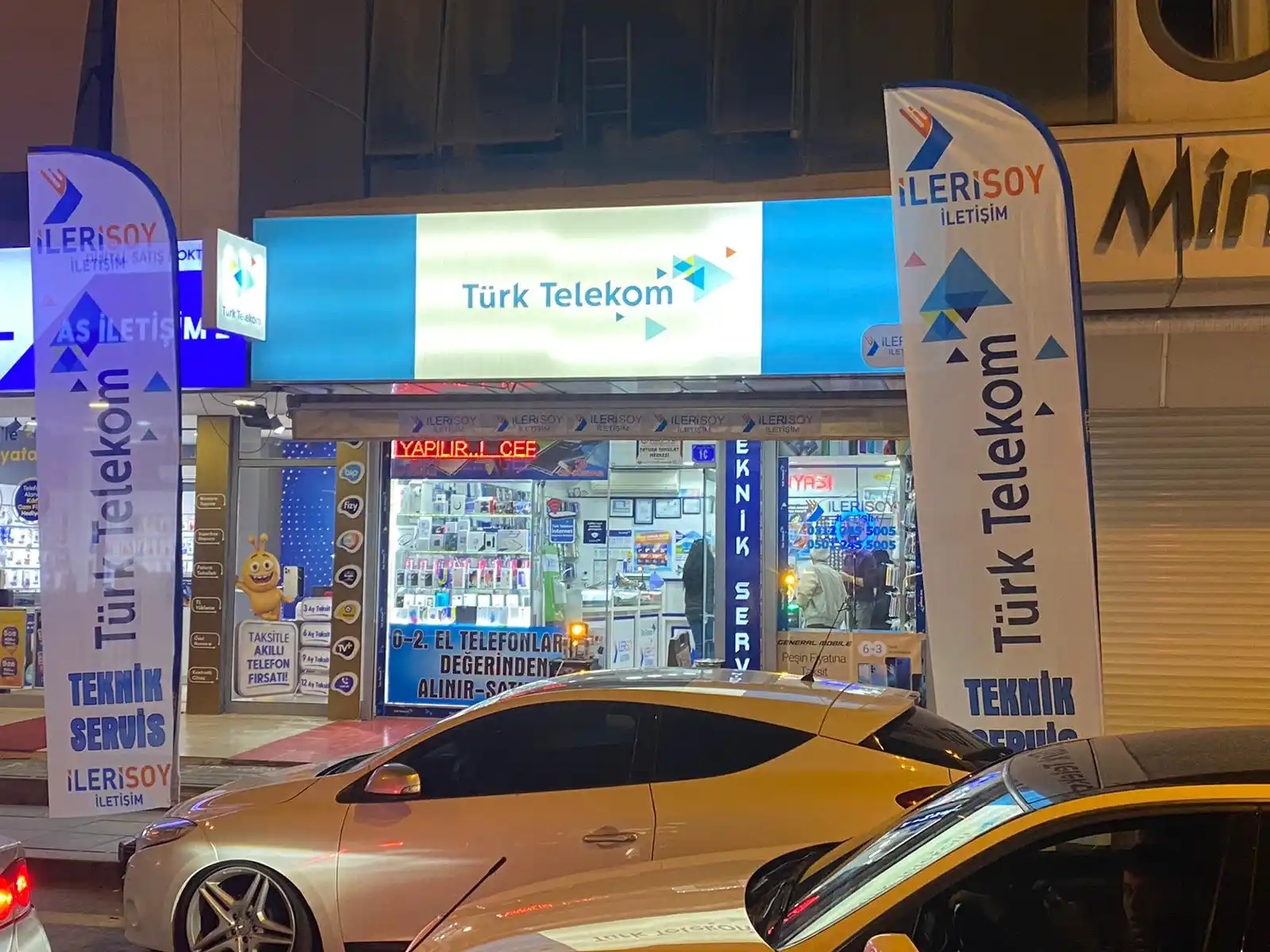 Cep Telefoncu Olta Bayrağı-52